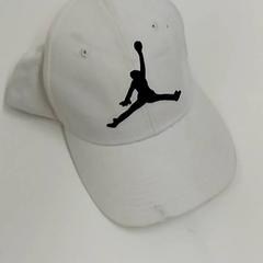 Baseball cap & Casquette, as reported by Bobbejaanland using iLost