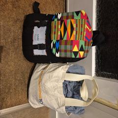 Rugzak en tas met kleding, som rapporterats till iLost