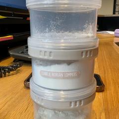 Baby melk tupperware, as reported by Designer Outlet Roosendaal using iLost