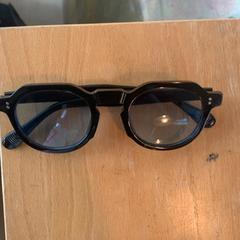 Bicchieri Zwarte bril met blauw glas, come riportato da UMC Utrecht utilizzando iLost