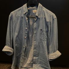 Blusa, como reportado por Van der Valk Hotel Utrecht utilizando o iLost