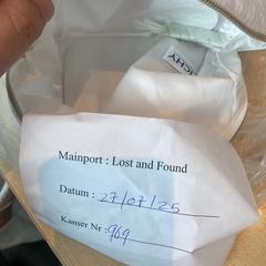 Toilet bag, as reported by Mainport using iLost