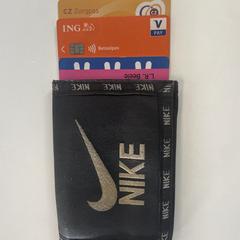 Black Nike wallet LVBeele, iLost에 보고됨