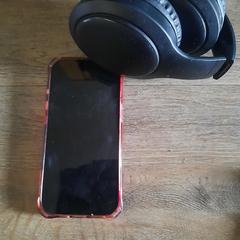 Telefoon en koptelefoon, jak bylo nahlášeno na iLost
