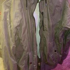 Jacke green, gemeldet von Club Nyx/Exit Café über iLost