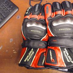 Handschoenen, gemeldet von SnowWorld, Landgraaf über iLost