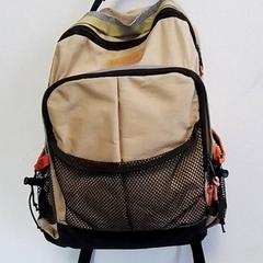 Motxila, gisa salatu by Hermes Eindhoven iLost erabiliz