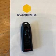 Usb sticka, rapporterat av Amsterdam ID Aparthotel med iLost