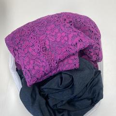 Svazek oblečení Purple, jak nahlášeno Ramada by Wyndham Amsterdam Airport Schiphol pomocí iLost