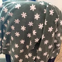 Camisola A fleurs, como reportado por IKEA Nantes utilizando o iLost
