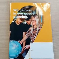 Különböző Schoolgerief - Yaniss, amint azt Centraal magazijn az iLost segítségével jelentette.