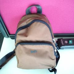 Mochila, segundo informou Twisto usando iLost