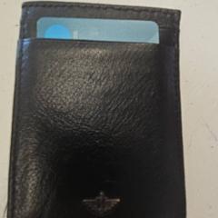 Brieftasche Barnoussi, gemeldet von HTM über iLost