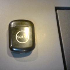 Earphones, como reportado por SnowWorld Landgraaf utilizando o iLost