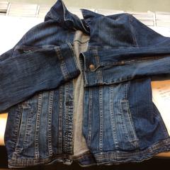 Jeans jacket, as reported by Van Gogh Museum using iLost