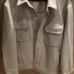 Chaqueta, ha sido reportado por Van der Valk Hotel Eindhoven - Best con iLost