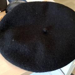 Béret Noir, a été signalé par IKEA Dijon utilisant iLost