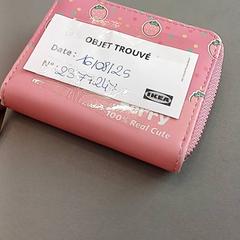 Cartera, segons ha informat IKEA Nantes mitjançant iLost