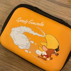 Boîte à cartes Jaune، كما تم الإبلاغ عنه بواسطة MEININGER Hotel Marseille Centre la Joliette عبر iLost
