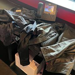 Möbler Jackets, rapporterat av Leonardo Hotel Amsterdam Rembrandtpark med iLost