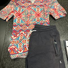 Spodnie & Bluza blauw, rood, oranje, zgłoszono przez Van der Valk Spier-Dwingeloo przy użyciu iLost