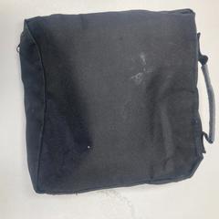Toiletry bag, rapporterat av Ramada by Wyndham Amsterdam Airport Schiphol med iLost