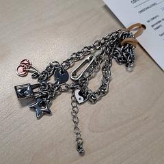 Collier, a été signalé par Connexxion Haarlem IJmond utilisant iLost