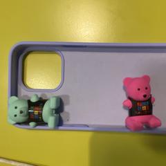Phonecase purple がiLostで Room Mate Bruno によって報告されました