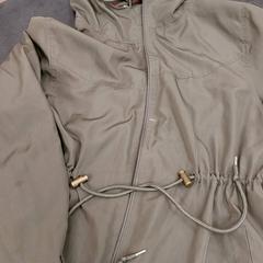Parka, jak nahlášeno Rotterdam The Hague Airport pomocí iLost