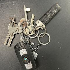 Llave Sleutels Bmw en huis, ha sido reportado por Regio Oost-Vlaanderen con iLost