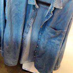 Overhemd Denim blauw, como reportado por EBS Tramplein utilizando o iLost