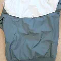 Kleding - jas, a été signalé par Centraal magazijn utilisant iLost