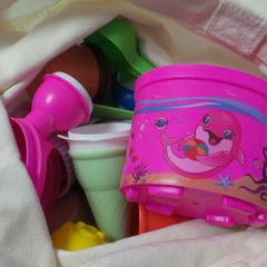 Beach toys, rapporterat av Carlton Beach Hotel med iLost