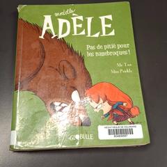 Livro, como reportado por IKEA Nice Saint Isidore utilizando o iLost