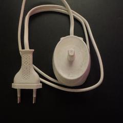 Toothbrush charger white, as reported by Van der Valk Duiven bij Arnhem A12 using iLost