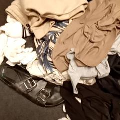 Roupa Several, como reportado por Mövenpick Hotel Amsterdam City Centre utilizando o iLost