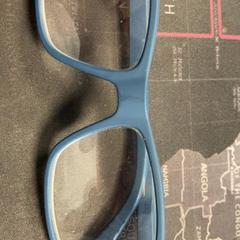 Gafas, ha sido reportado por Connexxion Amstelland-Meerlanden Schiphol Zuid con iLost