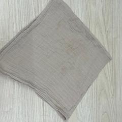 Scarfs & Beige, como reportado por IKEA Jönköping utilizando o iLost