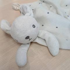 Peluche pulseira, como reportado por IKEA Strasbourg utilizando o iLost