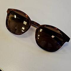 Sunglasses, as reported by Vrije Universiteit Amsterdam using iLost