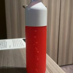 Garrafa Dopper, como reportado por Van der Valk Hotel Haarlem utilizando o iLost