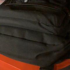 Mochila, segundo informou MEININGER Hotel Bordeaux Gare Saint-Jean usando iLost