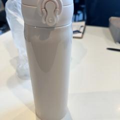 Vizesüveg, amint azt Inntel Hotels Utrecht Centre az iLost segítségével jelentette.