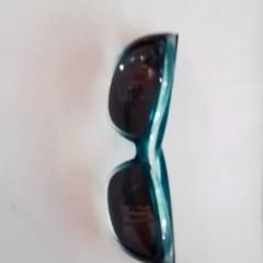 Occhiali da sole Turquoise Wit, come riportato da Apenheul utilizzando iLost