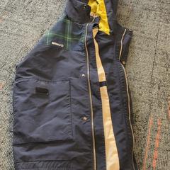Chaqueta, ha sido reportado por Connexxion Amstelland-Meerlanden Schiphol Zuid con iLost