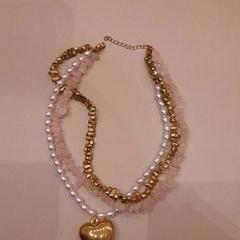 Collar 3 delig. Roze wit goud, ha sido reportado por Van der Valk Hotel Schiphol con iLost