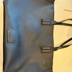 Handbag, as reported by Inntel Hotels Utrecht Centre using iLost