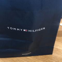 Purchase tommy hilfiger, jak nahlášeno Designer Outlet Roermond pomocí iLost