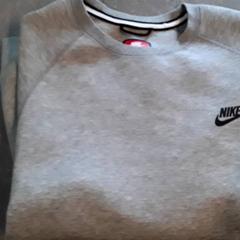 Grijze sweater, as reported by Ziekenhuis Oost-Limburg using iLost