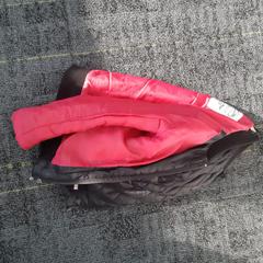 Roze Kinder jasje, as reported by Connexxion Noord Holland Noord Alkmaar using iLost